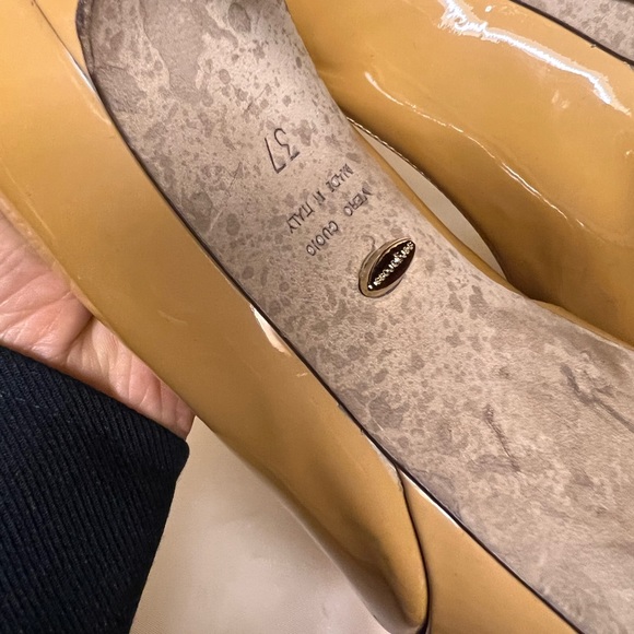 Sergio Rossi pumps size 37-7. Made in 🇮🇹 💯 % authentic. - Picture 3 of 6